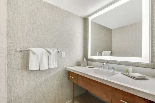 Hilton Phoenix Tapatio Cliffs Resort Rooms Photos
