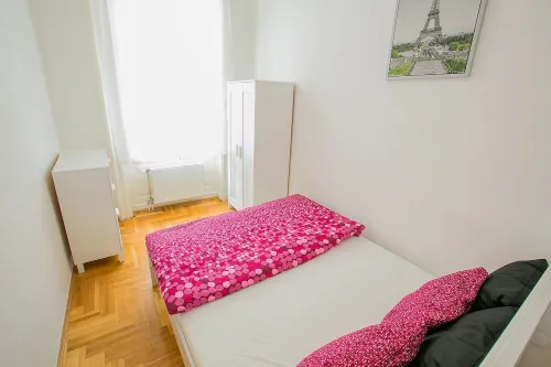 Friends Hostel & Apartments Rooms Photos