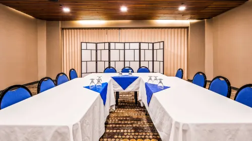 Best Western Cedar Park Inn Business Facilities Photos