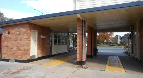 Parkway Motel Near Hotel Photos