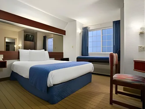 Motel 6 Olathe, KS Featured Photos