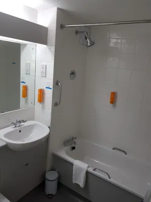 Days Inn by Wyndham Membury M4 Rooms Photos