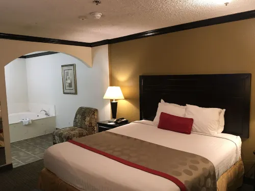 Ramada by Wyndham Ontario Rooms Photos