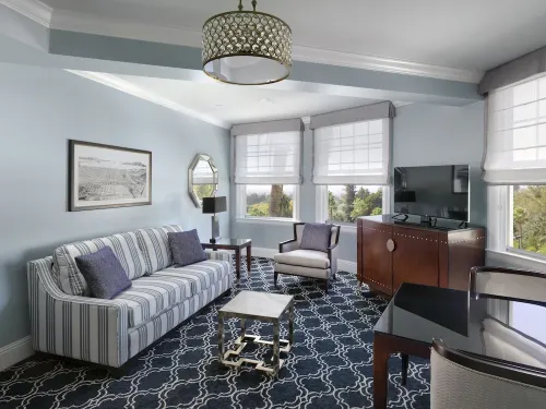 The Claremont Resort & Club Rooms Photos