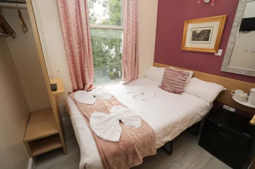 Holland Inn Hotel Photos