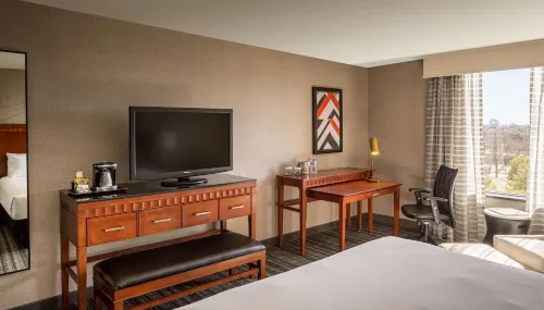 DoubleTree by Hilton Hotel Dallas Near the Galleria Rooms Photos