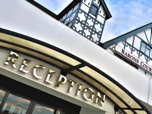 Barons Court Hotel Walsall من الخارج Photos