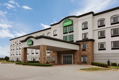 Wingate by Wyndham Chesapeake Exterior Photos