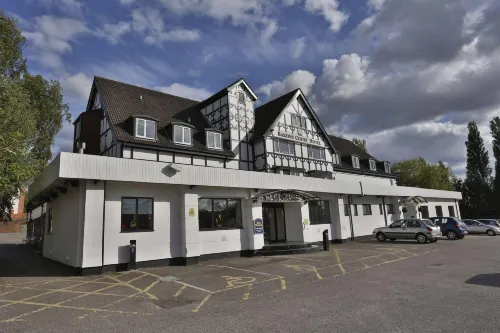 Barons Court Hotel Walsall Featured Photos