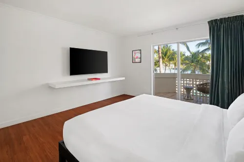 Palm Tree Club Miami Hotel Photos