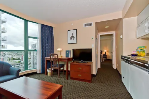 Rosedale on Robson Suite Hotel Photos