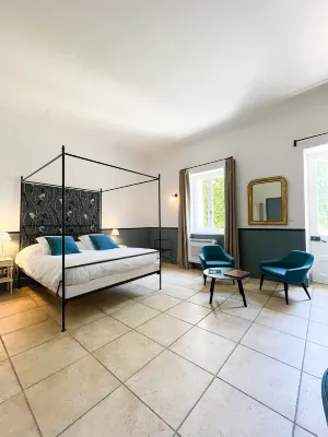 Hostellerie du Château des Fines Roches Rooms Photos