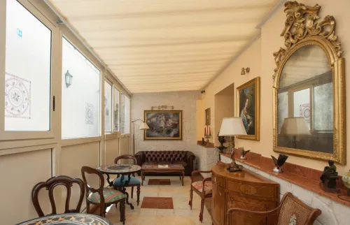 Aurelius Art Gallery Hotel Photos
