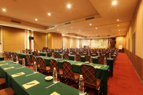 Laras Asri Resort and SPA Fasilitas Bisnis Photos