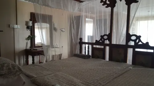 Q-Bar & Guesthouse Rooms Photos