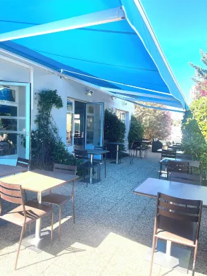 Hôtel Kyriad Direct Montpellier Saint Jean de Vedas La Peyriere Espaces publics Photos