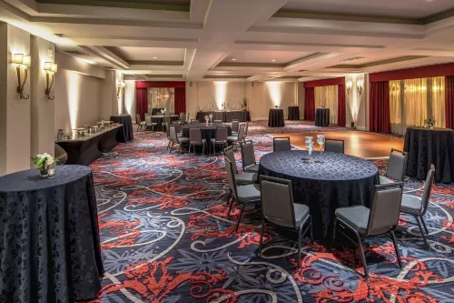 Embassy Suites by Hilton Portland Downtown Restauration Photos