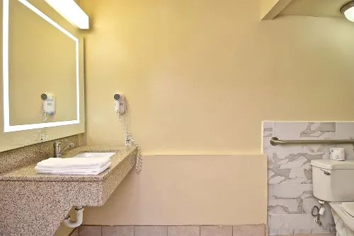 SureStay Hotel by Best Western Sarasota Lido Beach Rum Photos