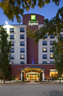 Holiday Inn Express Vancouver Airport-Richmond Photos