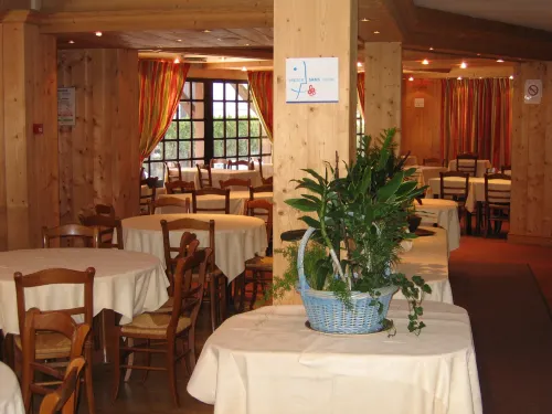 Chalet Hôtel le Prieuré & Spa Public Areas Photos