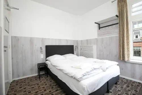 Budget Trianon Hotel Rooms Photos