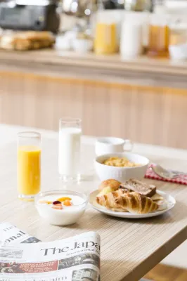 헌드레드 스테이 도쿄 신주쿠 식사 Photos