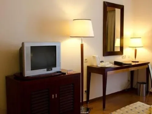 VIP Executive Santa Iria Hotel Rooms Photos