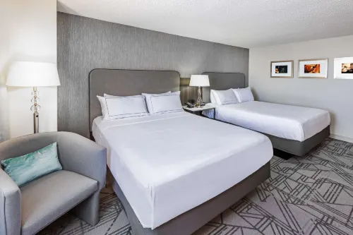 DoubleTree by Hilton Hotel Tulsa Downtown Rooms Photos