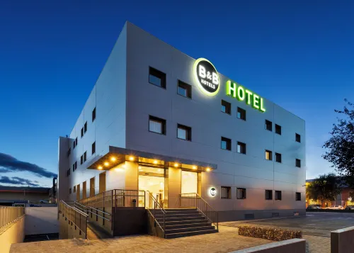 B&B HOTEL Madrid Carabanchel Экстерьер Photos