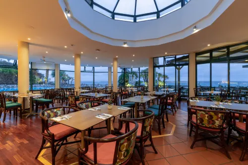 Pestana Ocean Bay Resort Dining Photos