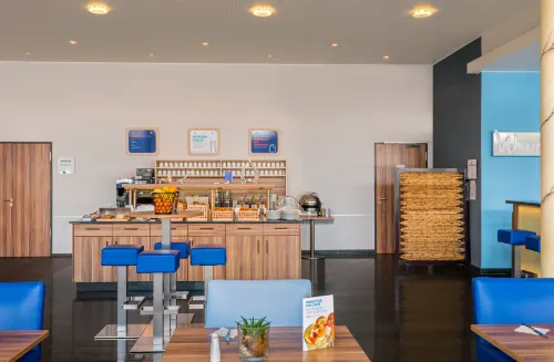 Holiday Inn Express Singen Mahlzeiten Photos