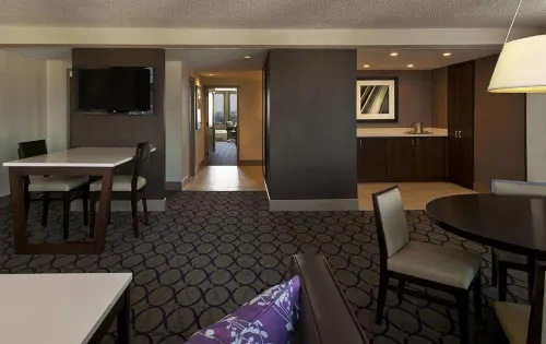 DoubleTree by Hilton Newark Penn Station Photos