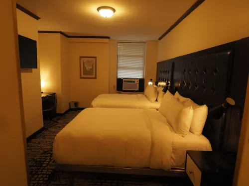 Night Hotel Broadway Photos