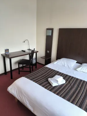 Adonis Lyon Est Hôtel Artys Chambres Photos