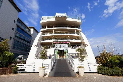 Sunborn Gibraltar Exterior Photos