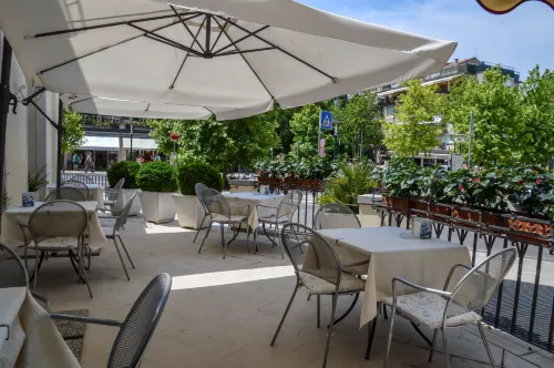 Hotel le Boulevard Dining Photos