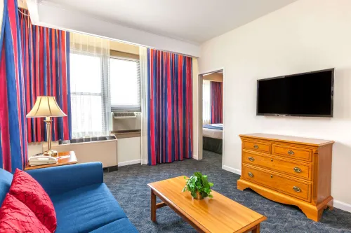 Ramada by Wyndham Jersey City Photos