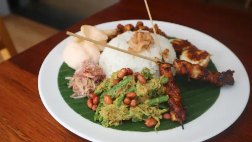 Abia Villa Legian Dining Photos