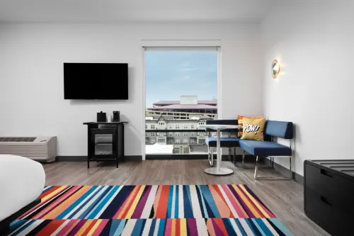 Aloft Kansas City Country Club Plaza Photos