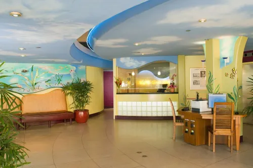 Aston Waikiki Circle Hotel Public Areas Photos