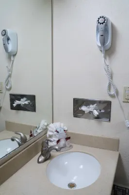 California Inn Barstow Rooms Photos