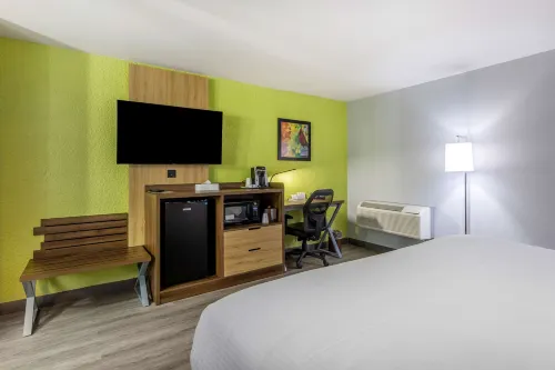 SureStay Plus Hotel by Best Western St. Louis Westport Photos