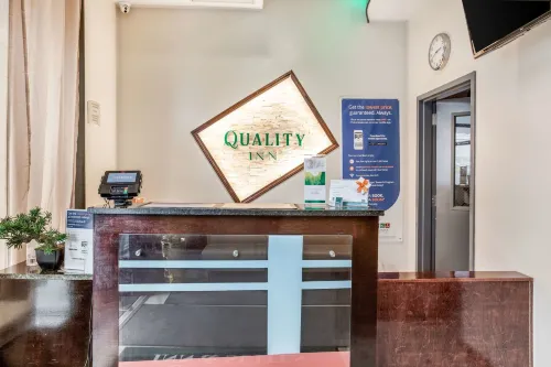 Quality Inn Near Sunset Park Restauration Photos