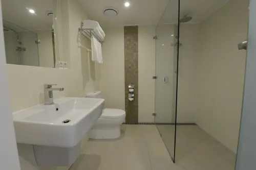 Cassowary Hotel Rooms Photos