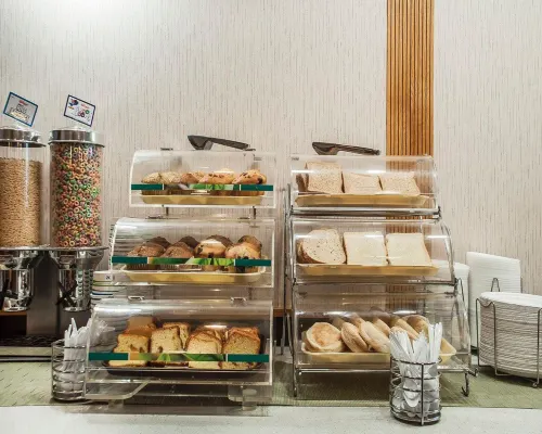 Quality Hotel Fallsview Cascade Dining Photos