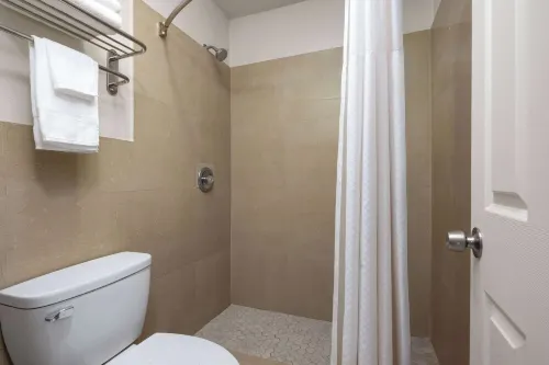 Days Inn by Wyndham Bakersfield Rooms Photos