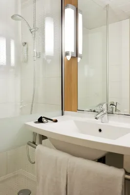 Ibis Lille Centre Gares Rooms Photos
