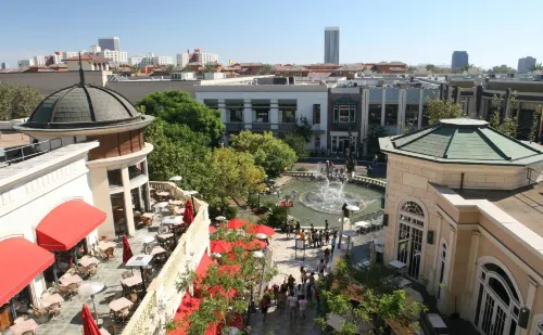 Beverly Hills Plaza Hotel & Spa Near Hotel Photos