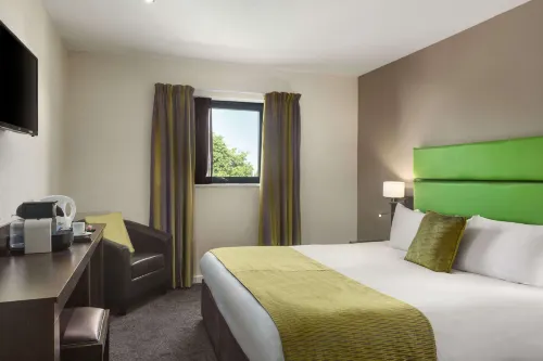 Ramada by Wyndham Oldbury Birmingham Rooms Photos