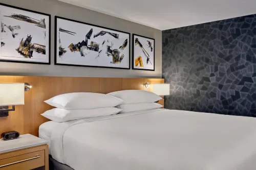 Delta Hotels Calgary Downtown Rooms Photos